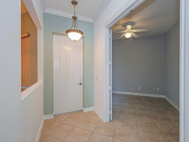 Building Photo - 1835 Bridgepointe Cir