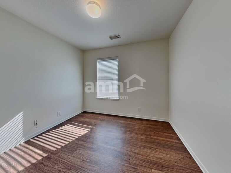 Building Photo - 16623 Grenada Falls Dr