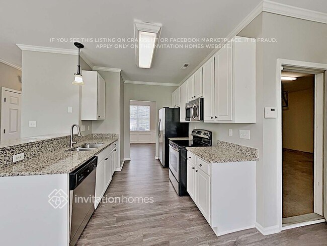 Building Photo - 8006 Glamorgan Ln