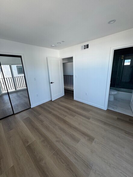 Building Photo - 5506 Barton Ave