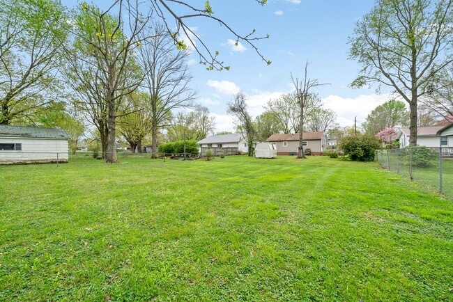 Building Photo - 2531 Thrush Dr
