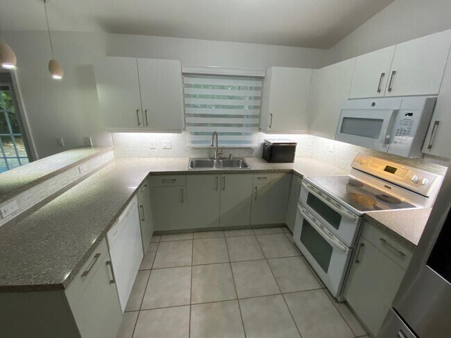 Building Photo - 4217 Malden Dr