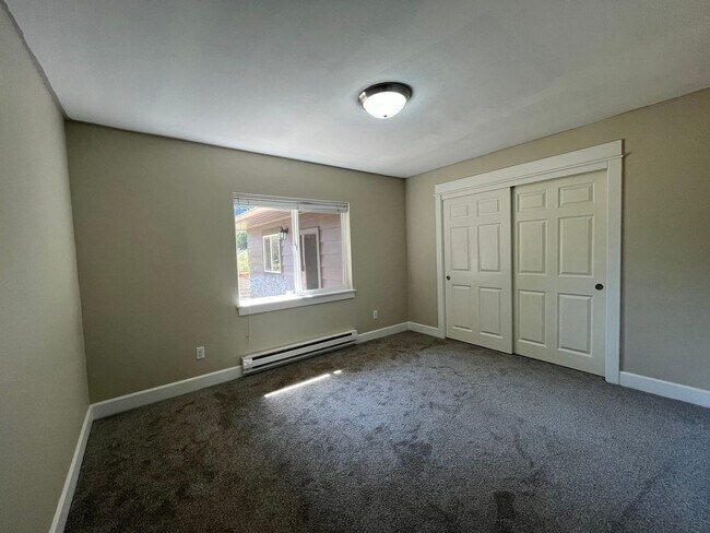 Building Photo - Fabulous NE Portland 2 bedroom 2 bathroom ...