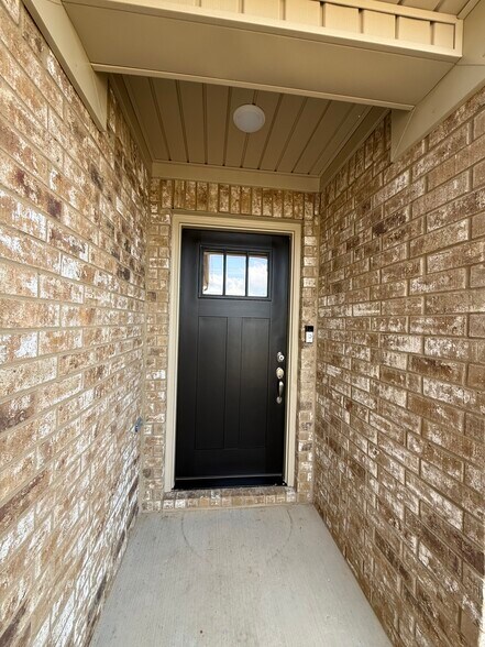 Building Photo - 132 Stratman Dr