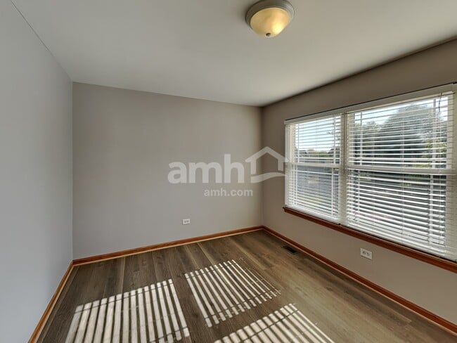 Building Photo - 2438 Foxtail Ct