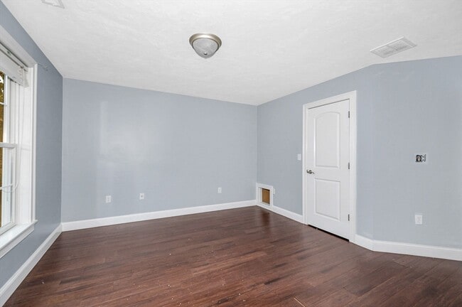 Building Photo - 41 Prospect Hill Dr