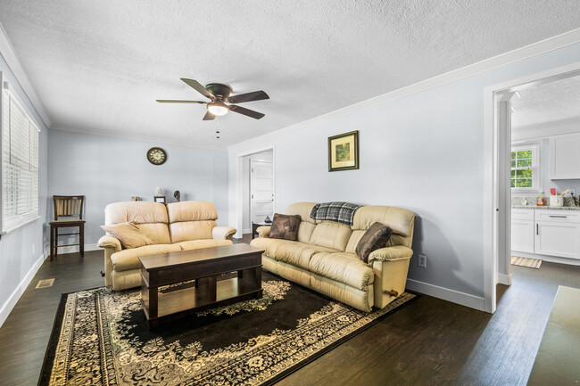 Building Photo - 1322 Raulston Rd