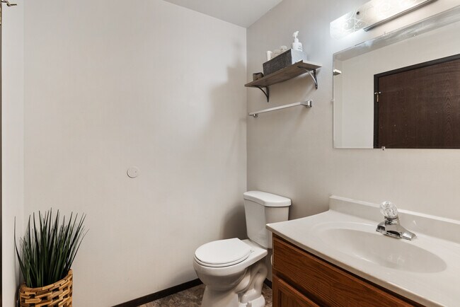 Building Photo - 7900 Harwood Ave