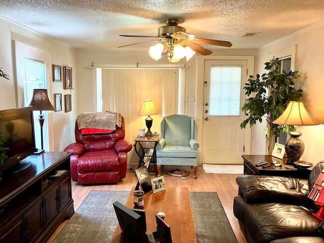 Building Photo - 708 Avenue S