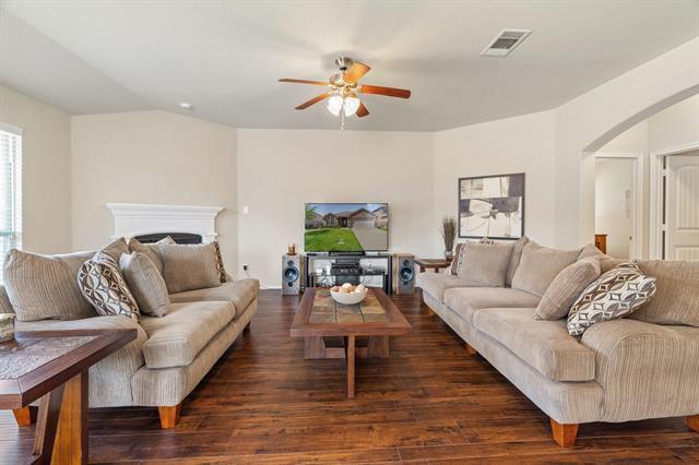 Building Photo - 2048 Forest Meadow Dr