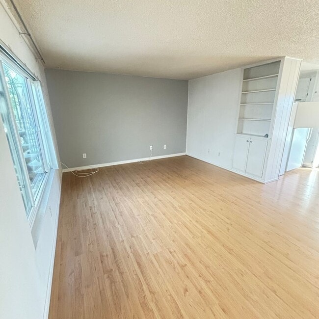 Building Photo - CHARMING PACIFIC BEACH 2BD/2BA CONDO! CLOSE TO THE BAY & OCEAN! Only $3,295/mo!