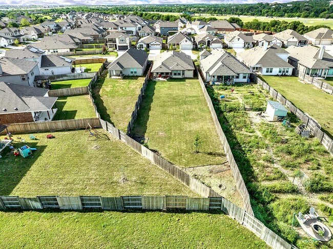 Building Photo - 116 Alba Ave