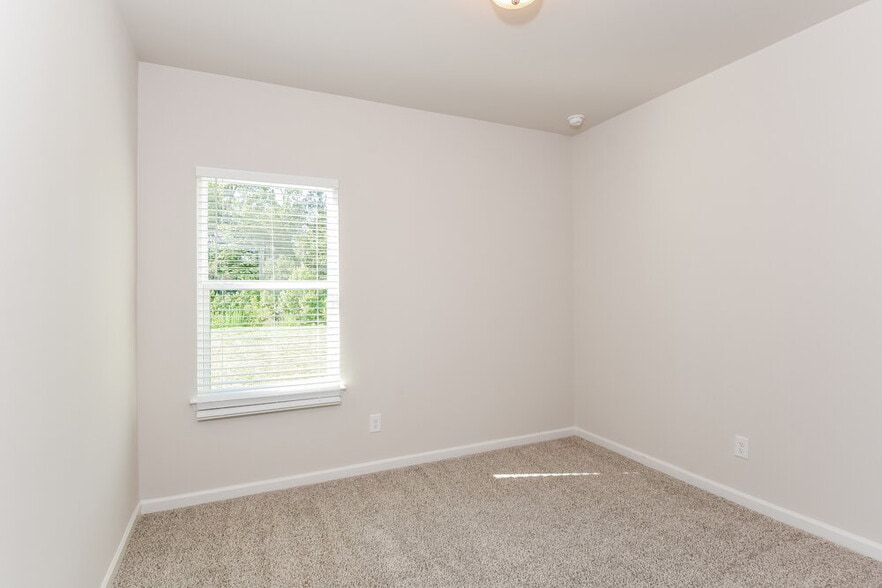Building Photo - 6075 Hickory Crk Ct