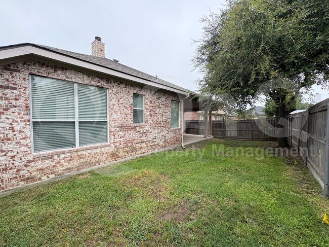 Building Photo - 1921 Highland Haven Ln