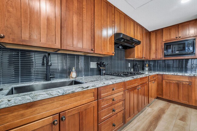 Building Photo - 104 Appian Way