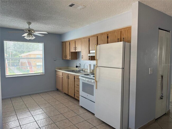 Building Photo - 708 Michigan Ct