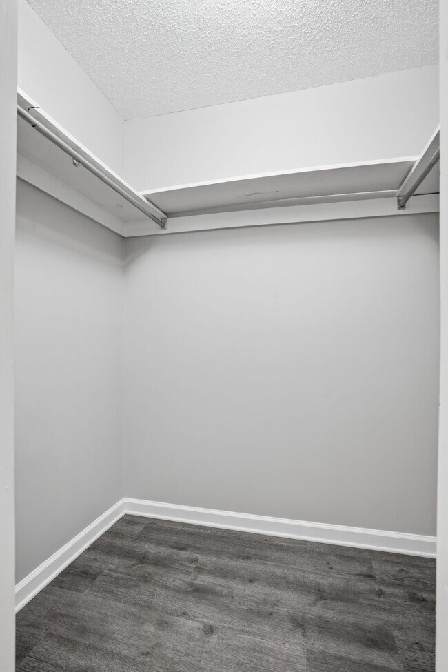 Building Photo - 8232 Pleasant Ridge Dr