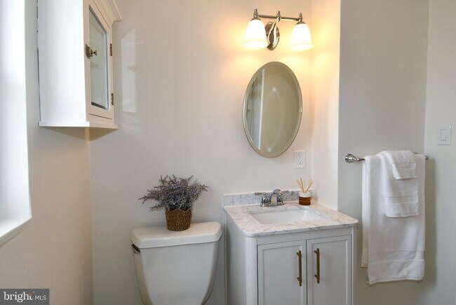 Building Photo - 3737 Ingalls Ave