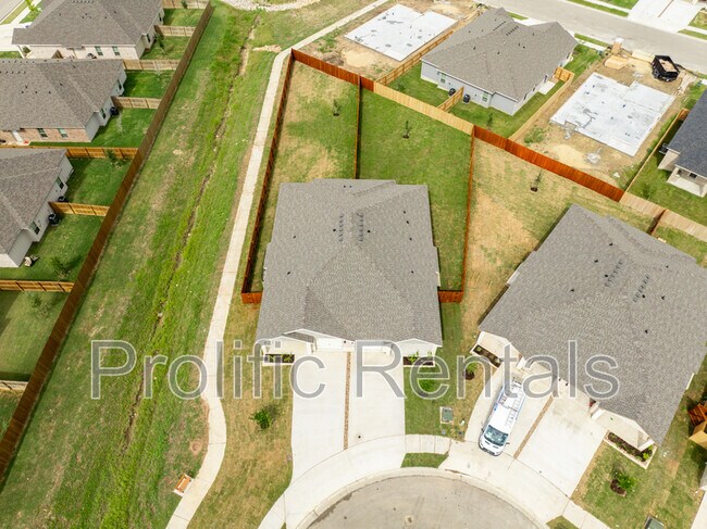 Building Photo - 5119 Rose Petal Ct