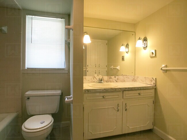 Building Photo - Charming 1930's 3-Bedroom Cottage in Mulga...