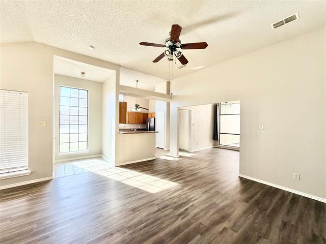 Building Photo - 3101 Hillcrest Dr