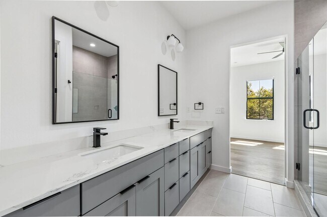 Building Photo - New Construction Townhome For Lease downtown Tampa, Ybor City, Gas Worx