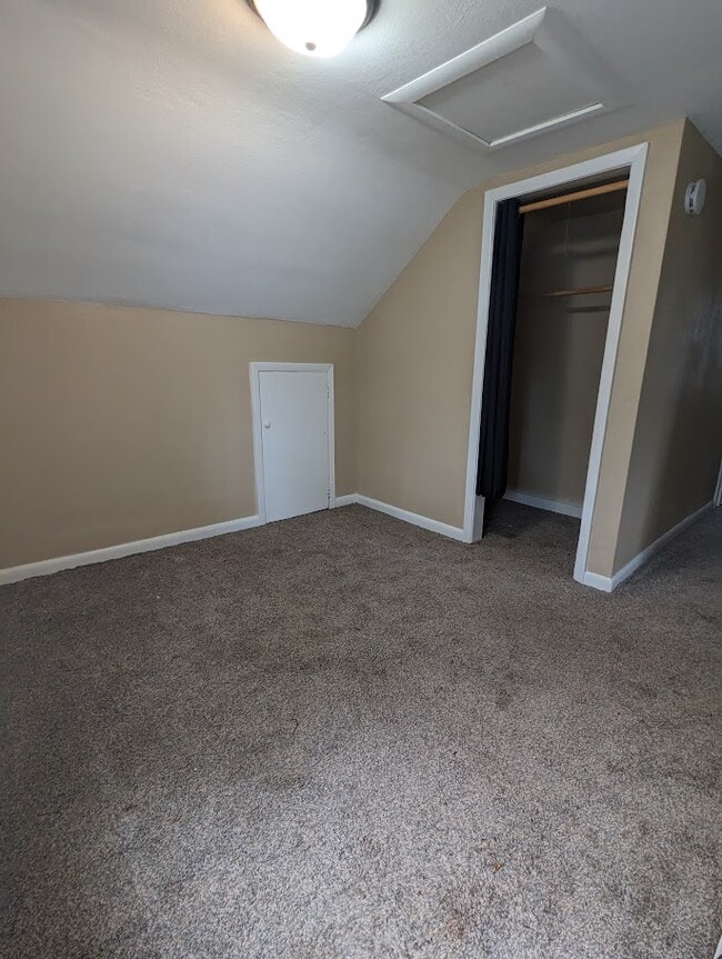 Building Photo - 8900 W Plainfield Ave