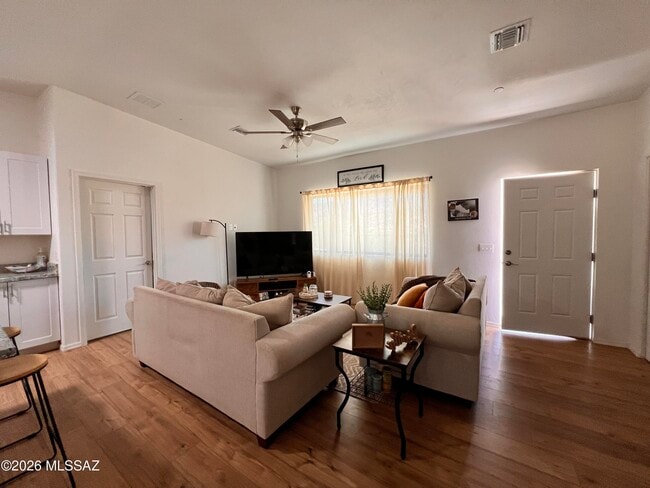 Building Photo - 15235 N Lago Del Oro Pkwy