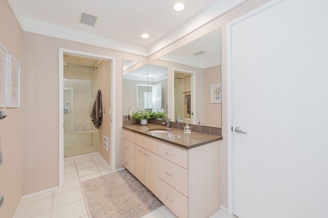 Building Photo - Furnished Bainbridge Island Waterfront Home with Incredible Views