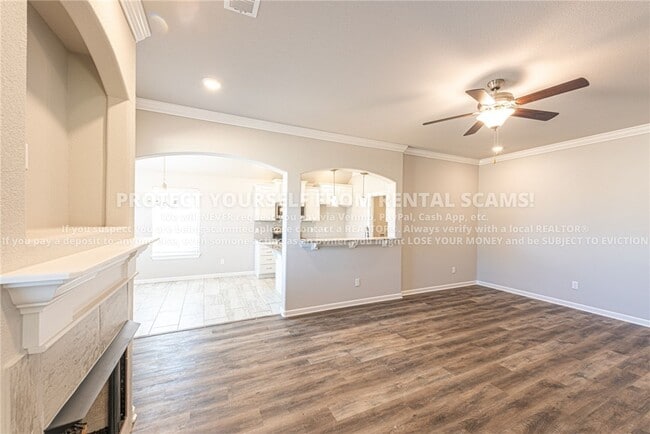 Building Photo - 4476 W Newton Ave