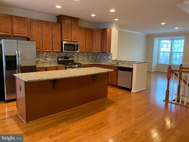 Building Photo - 7449 Singers Way