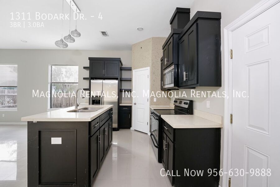 Building Photo - 1311 Bodark Dr