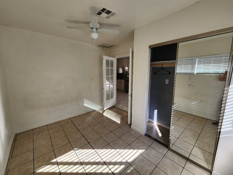 Building Photo - 3518 W Lynwood St