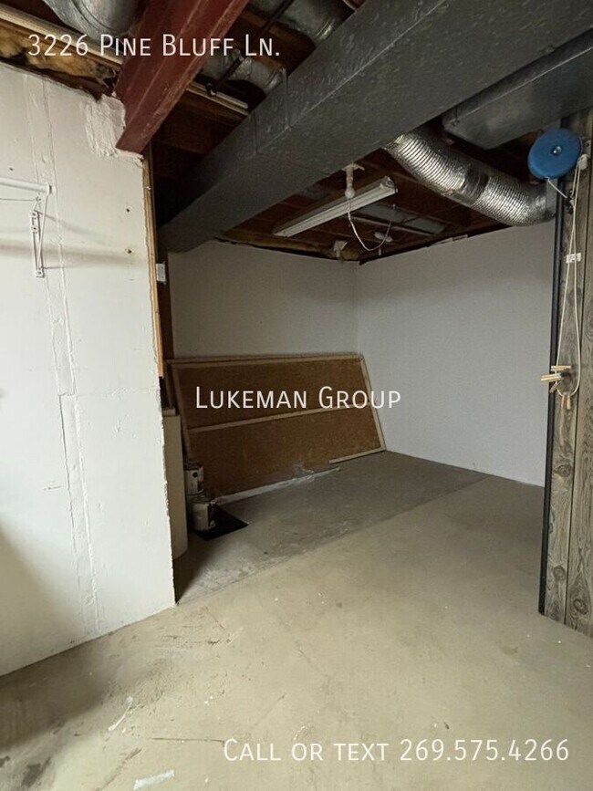 Building Photo - 3226 Pine Bluff Ln