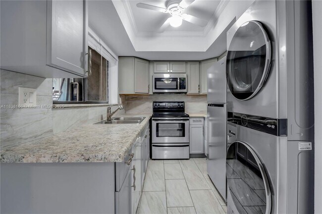 Building Photo - 2530 Coral Springs Dr