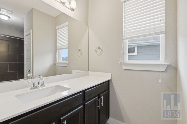 Building Photo - 5901 Rubicon Run