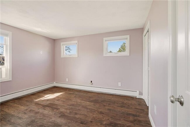 Building Photo - 102 Easton Ave