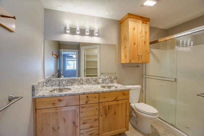 Building Photo - BEAUIFUL RAMBLER IN SOUTHVIEW HEIGHTS