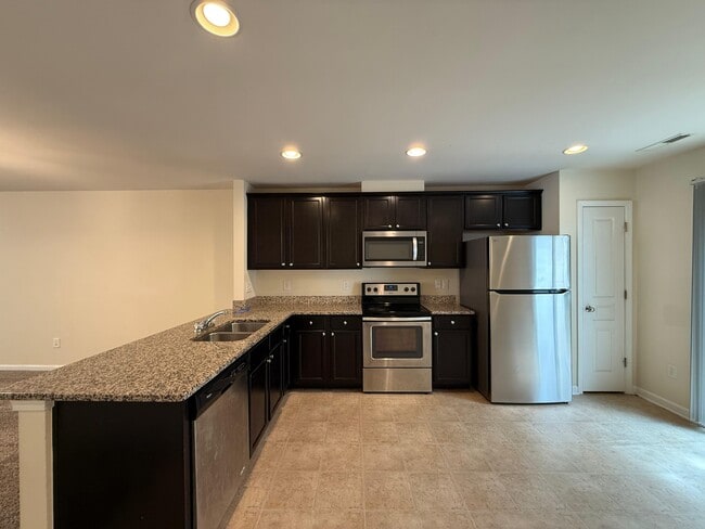 Building Photo - 8506 Quarton Dr