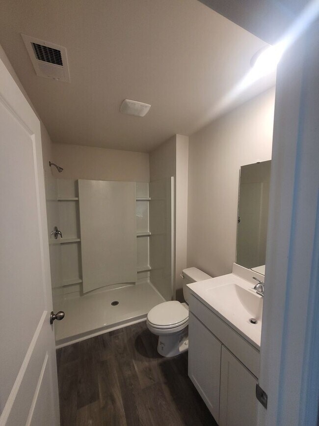 Building Photo - 5 bedroom/3 bath home in Aynor - 1/2 Off R...