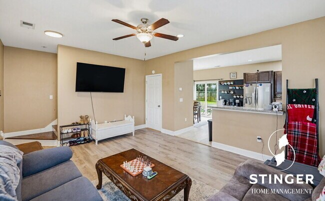 Building Photo - 11 Mint Farm Dr