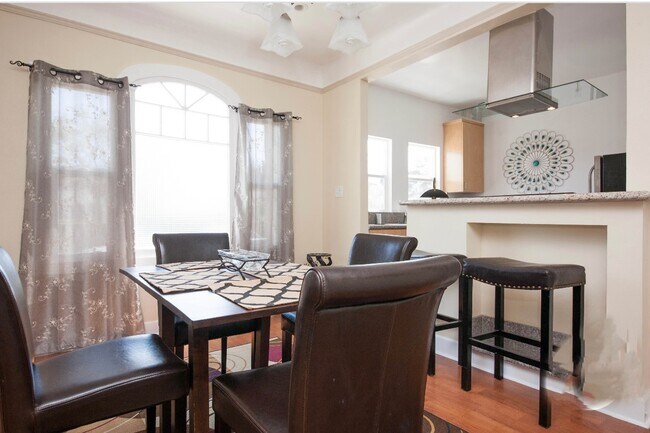 Building Photo - 1203 Gordon St