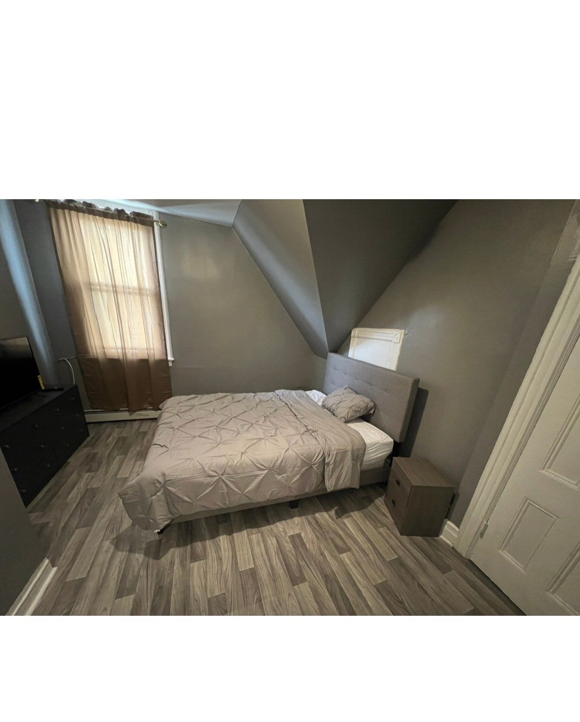 Building Photo - 779 Lake St