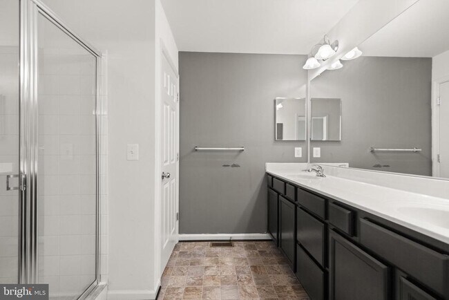 Building Photo - 111 Rotunda Dr