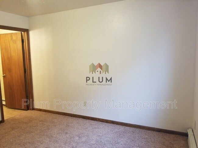 Building Photo - 720 Turner St