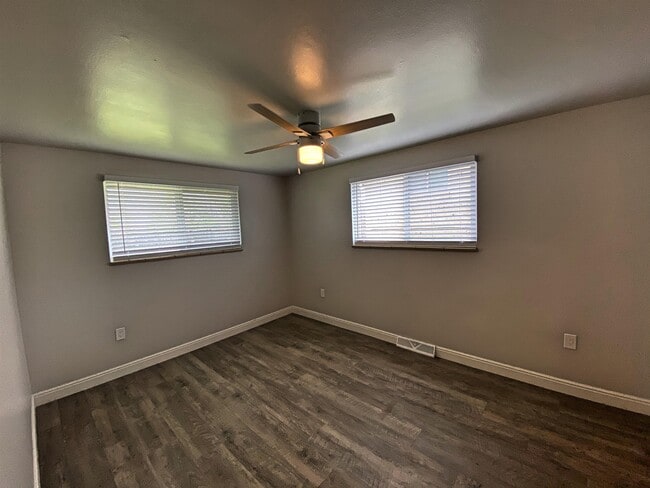 Building Photo - 4830 Field Ct