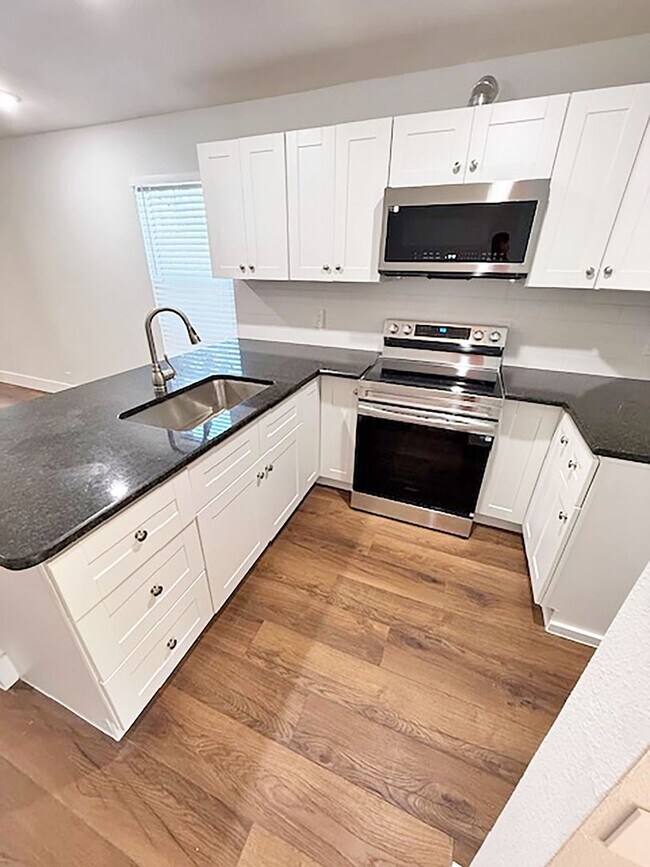 Building Photo - NIce 2 Bdrm 1 Bath Home near UNT and I-35E...