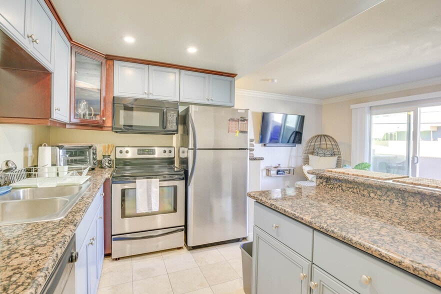 Building Photo - 126 Elder Ave