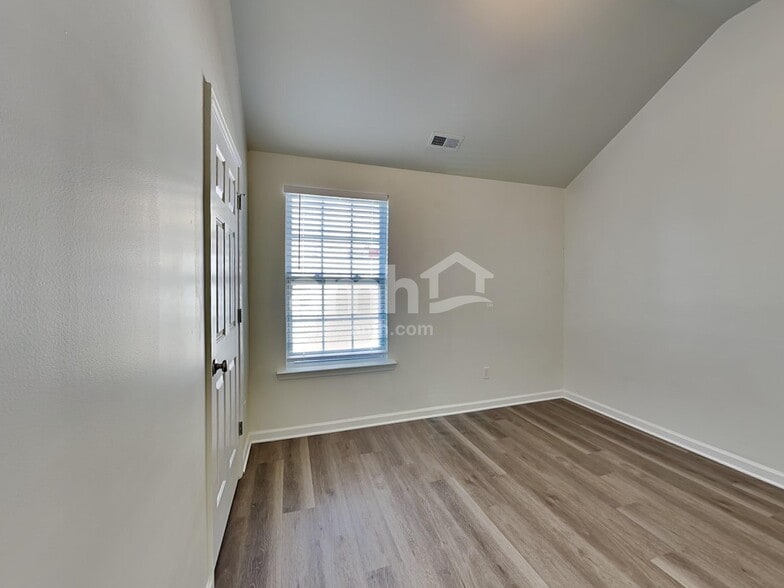 Building Photo - 2504 Boulder Ridge Dr