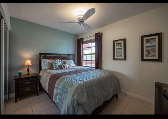 Building Photo - 303 Liberty Ct